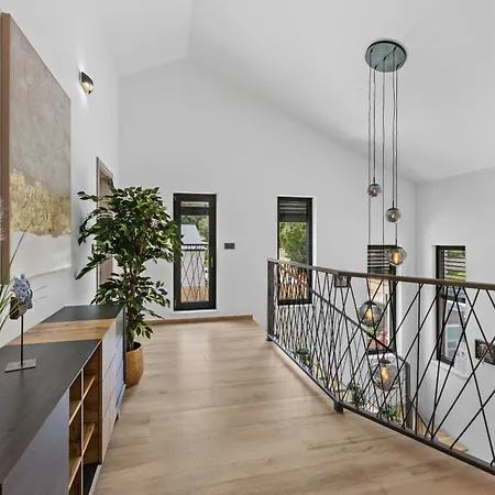 别墅 Enja For 8 People Near Pula With Private Pool & Pet Friendly *