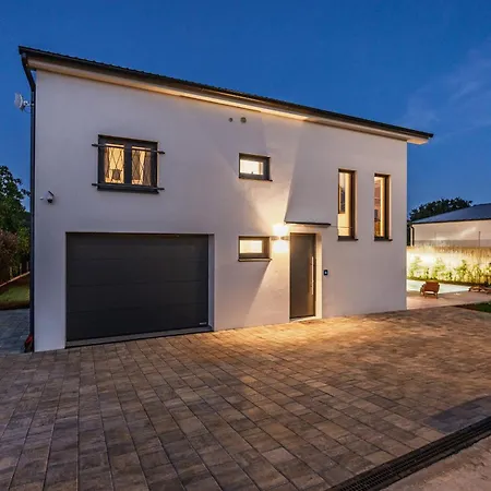 Enja For 8 People Near Pula With Private Pool & Pet Friendly * Vintijan