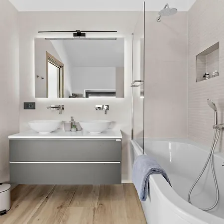 Enja For 8 People Near Pula With Private Pool & Pet Friendly Vila
