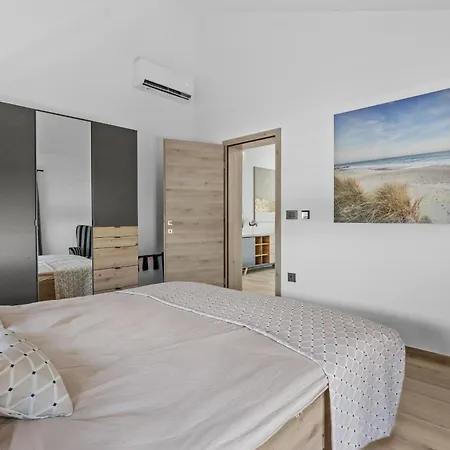 Enja For 8 People Near Pula With Private Pool & Pet Friendly *