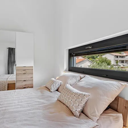 Enja For 8 People Near Pula With Private Pool & Pet Friendly