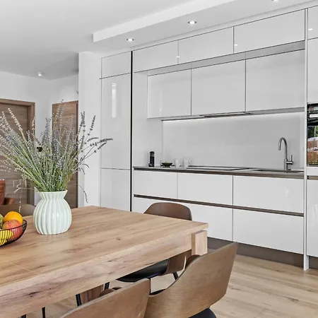 Enja For 8 People Near Pula With Private Pool & Pet Friendly Vila *