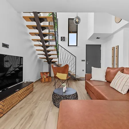 Enja For 8 People Near Pula With Private Pool & Pet Friendly * Vintijan