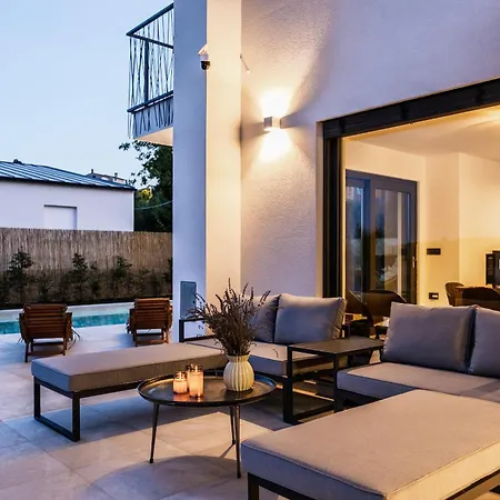 Enja For 8 People Near Pula With Private Pool & Pet Friendly Villa *