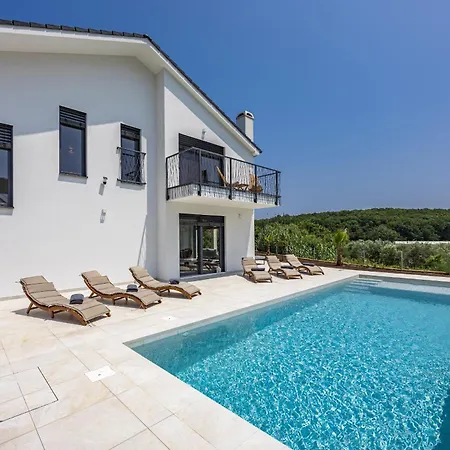 Vila Enja For 8 People Near Pula With Private Pool & Pet Friendly *