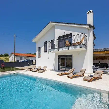 Enja For 8 People Near Pula With Private Pool & Pet Friendly